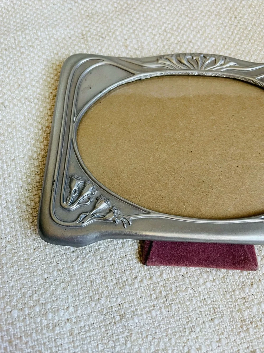 Vintage Pewter Silver-Tone Oval Photo Frame with Floral Accents